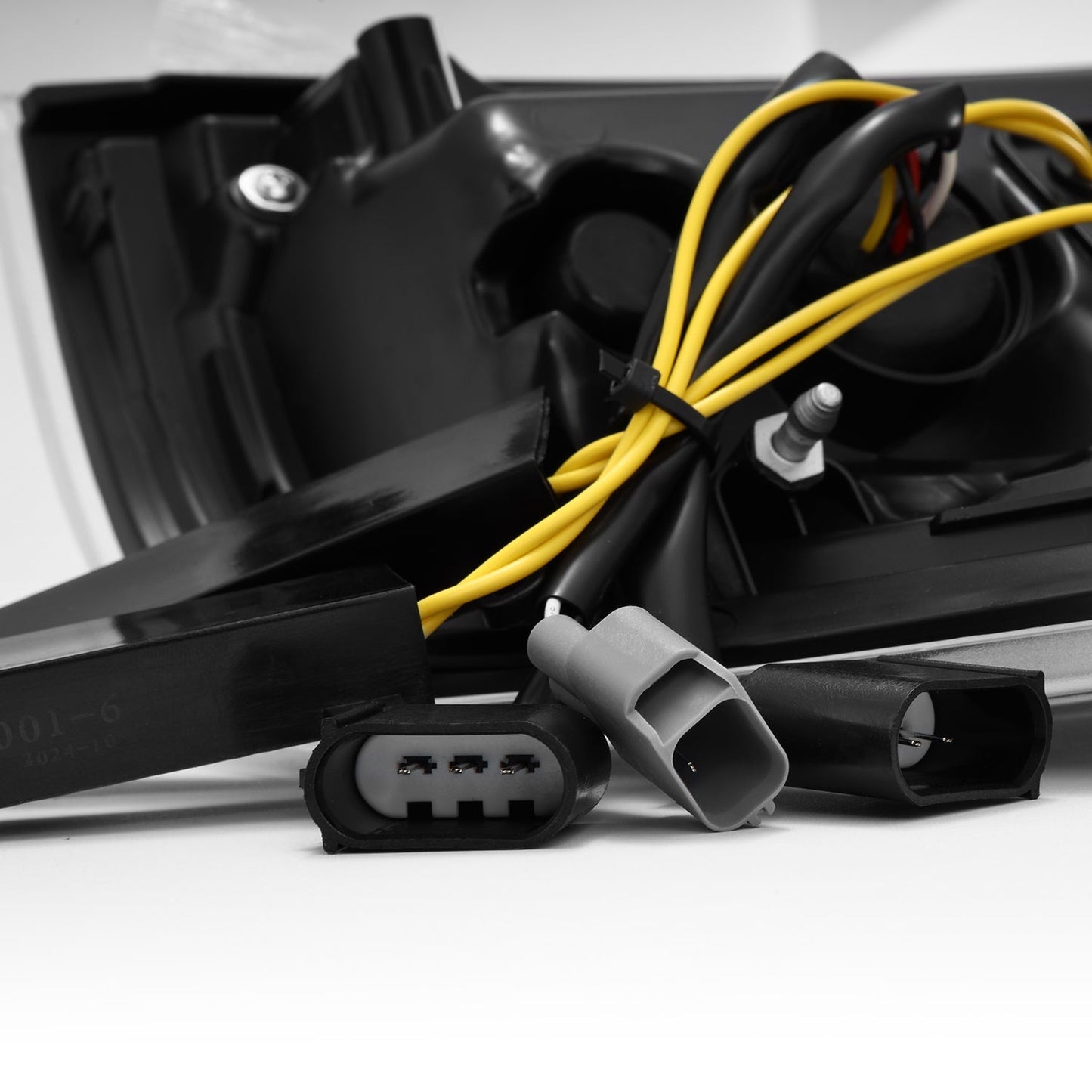 09-14 Ford F150 LUXX-Series LED Tail Lights Black-Red