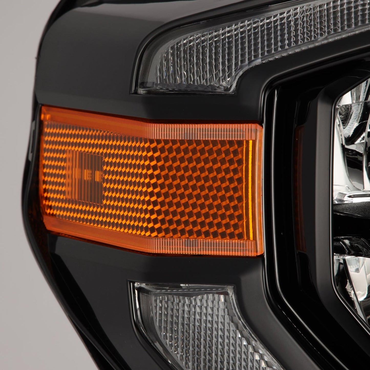 14-21 Toyota Tundra MK II LUXX-Series LED Crystal Headlights Alpha-Black