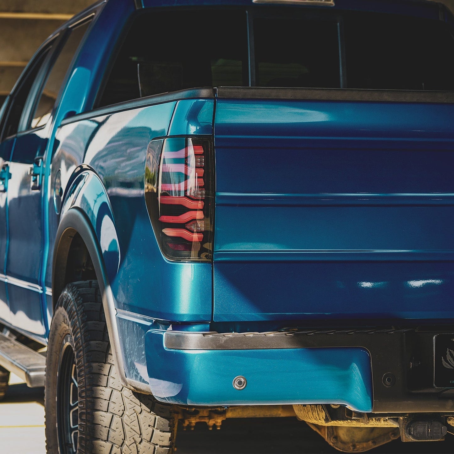09-14 Ford F150 LUXX-Series LED Tail Lights Black-Red