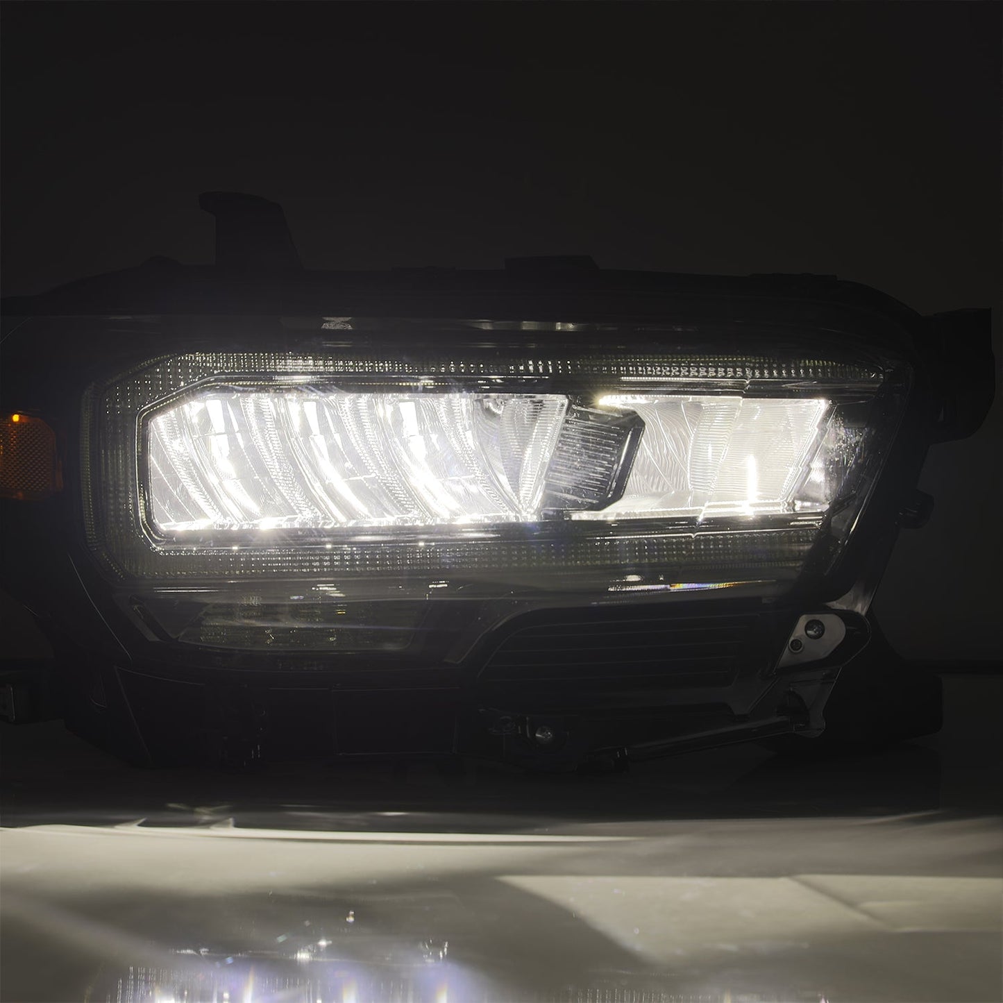 16-23 Toyota Tacoma LUXX-Series LED Crystal Headlights Alpha-Black