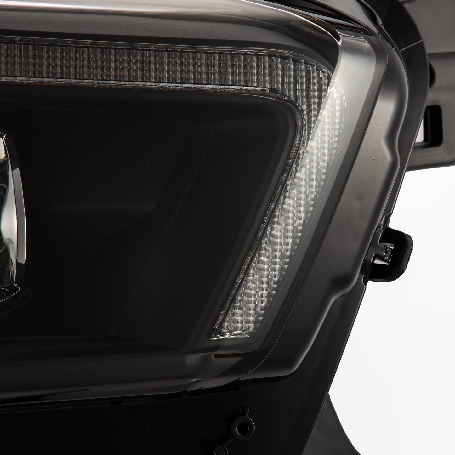 16-23 Toyota Tacoma MK II LUXX-Series LED Projector Headlights Black