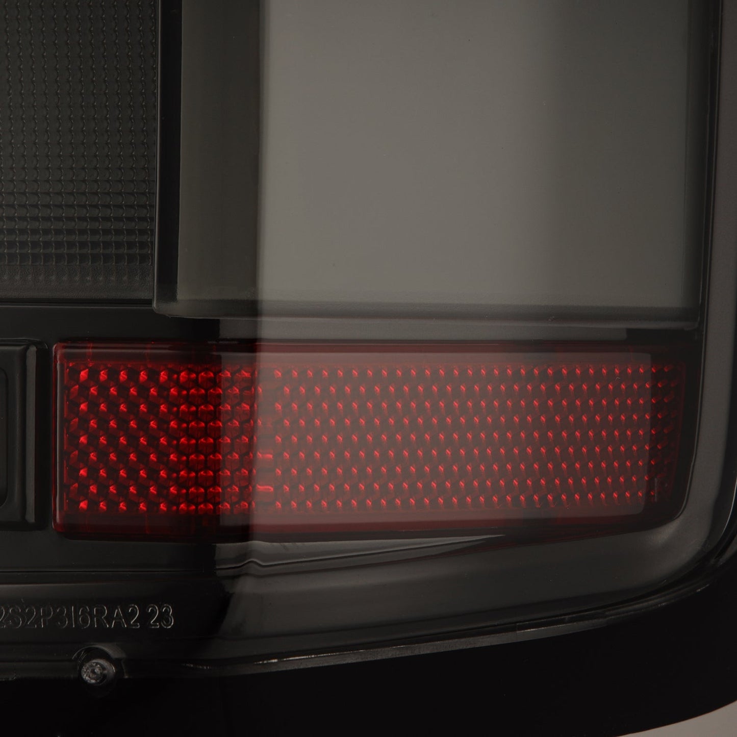 19-25 Chevrolet Silverado 1500 / 20-25 Silverado 2500HD/3500HD LUXX-Series LED Tail Lights Alpha-Black