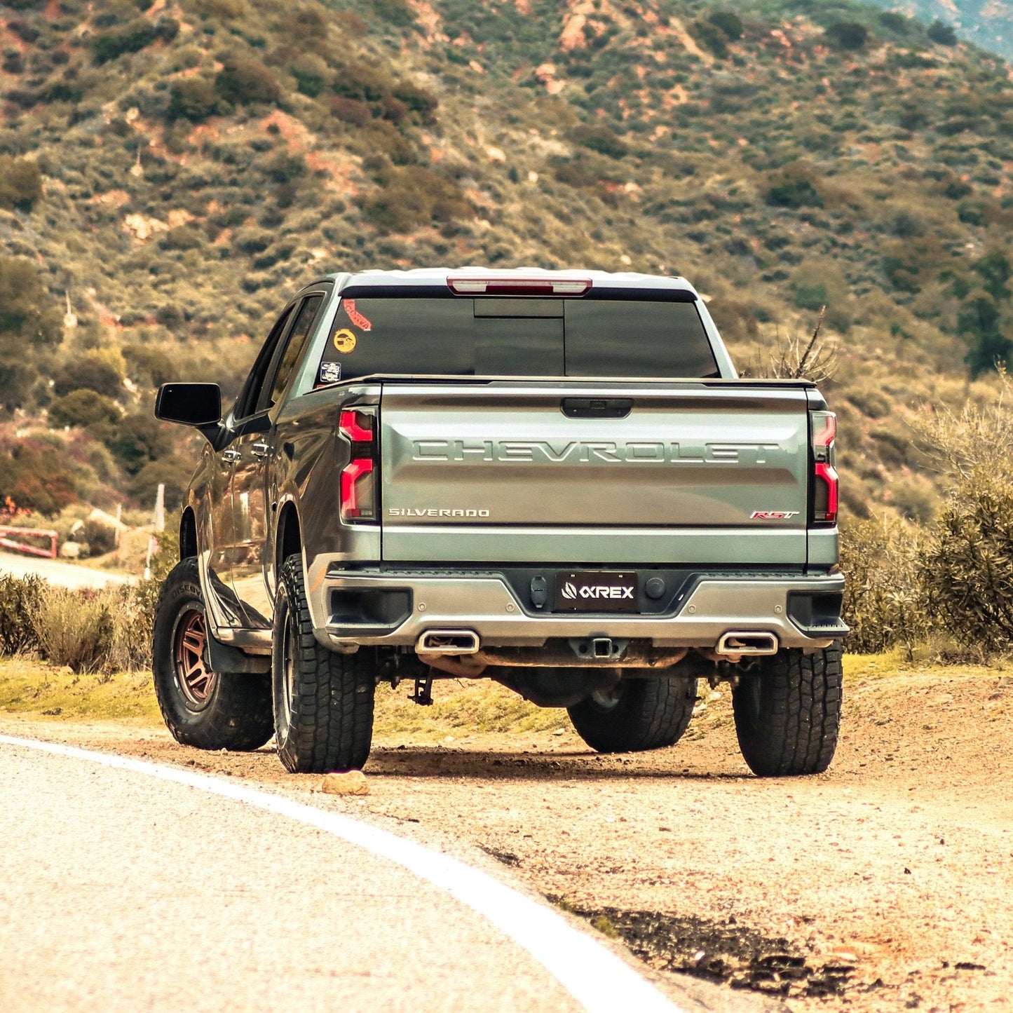 19-25 Chevrolet Silverado 1500 / 20-25 Silverado 2500HD/3500HD LUXX-Series LED Tail Lights Black