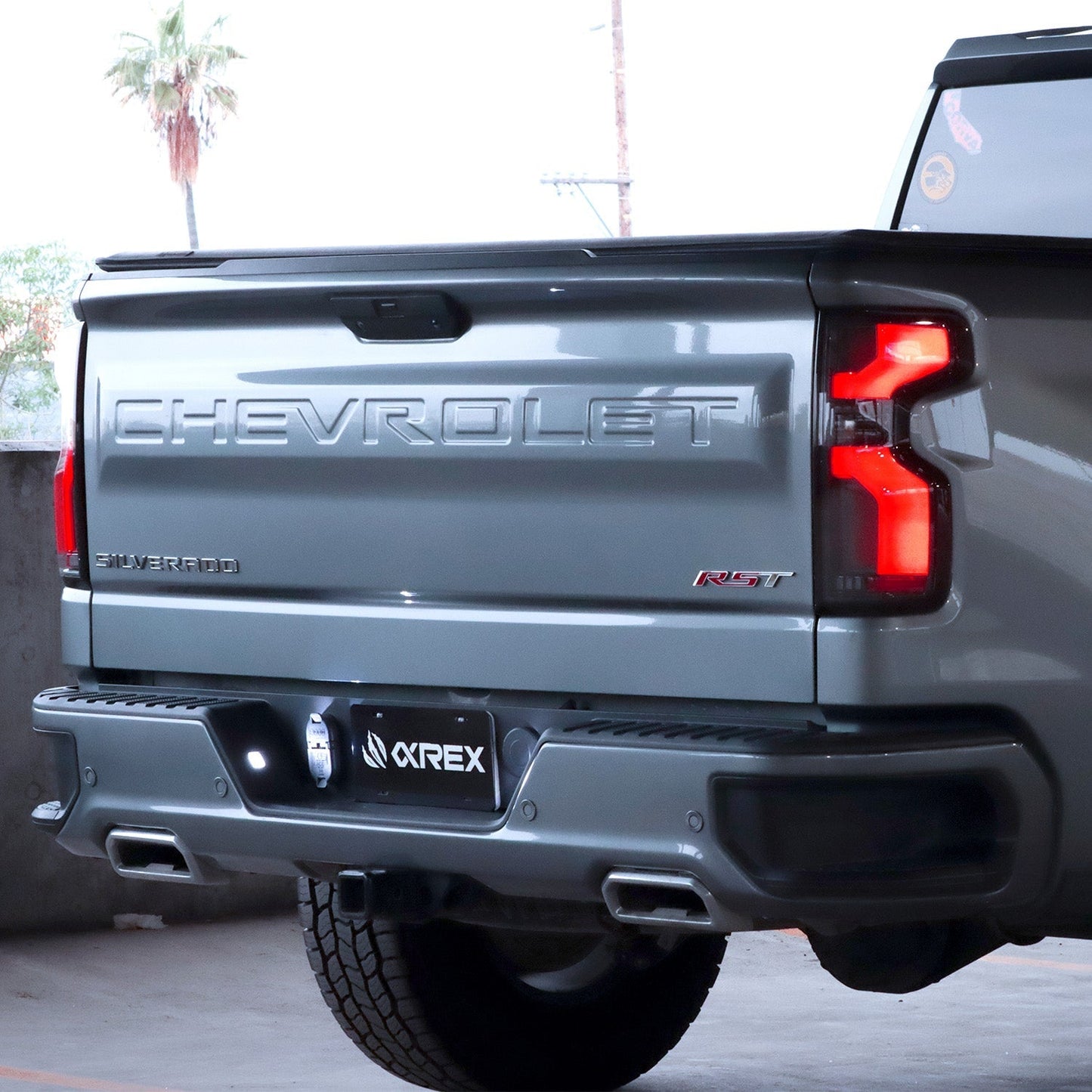 19-25 Chevrolet Silverado 1500 / 20-25 Silverado 2500HD/3500HD LUXX-Series LED Tail Lights Black