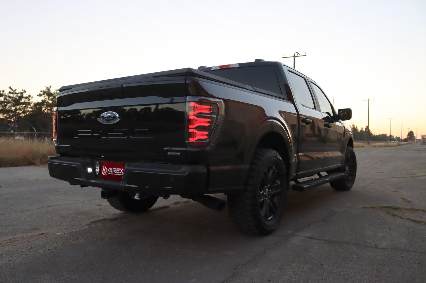 21-23 Ford F150/F150 Raptor LUXX-Series LED Tail Lights Black-Red